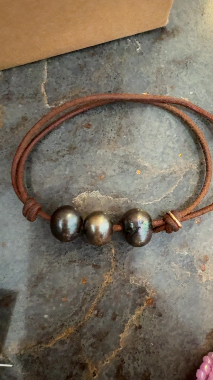Leather and Black Pearl Bracelet