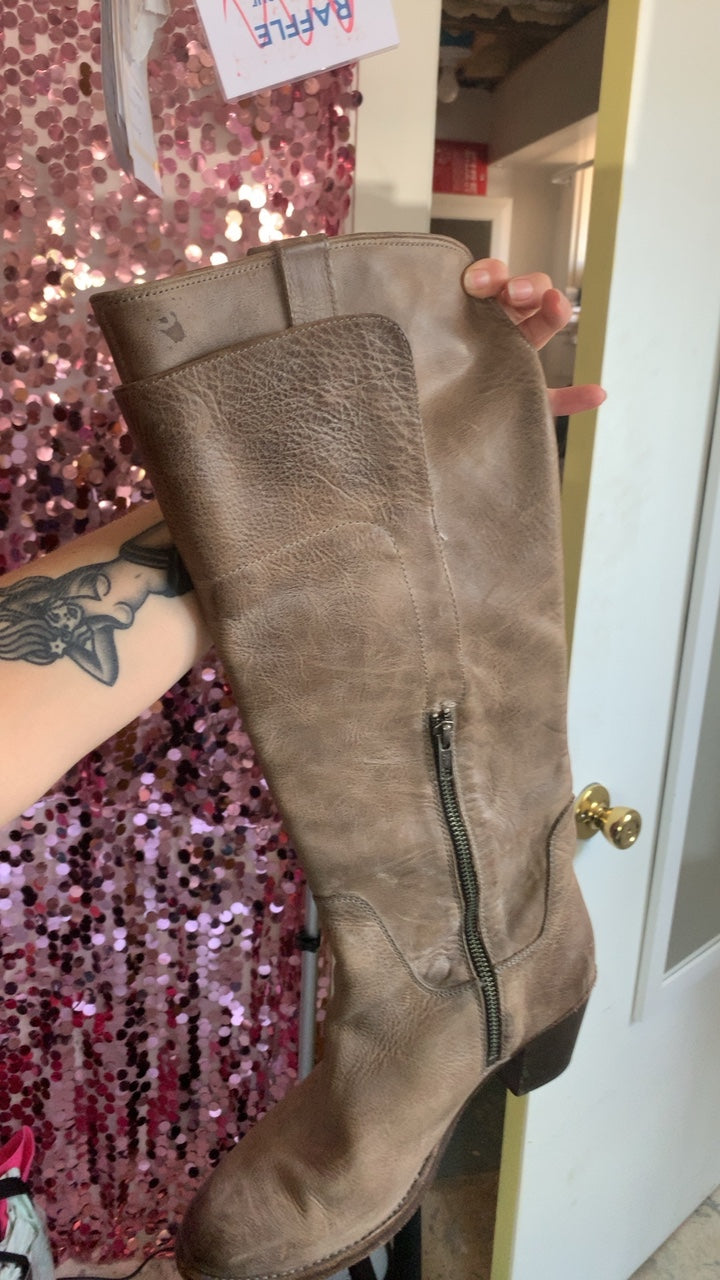 Frye Knee High Boots / Size: 9