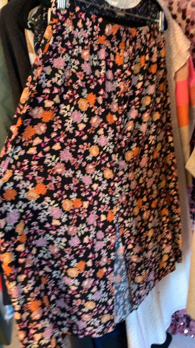 LOFT Button Up Floral Skirt / Size: S