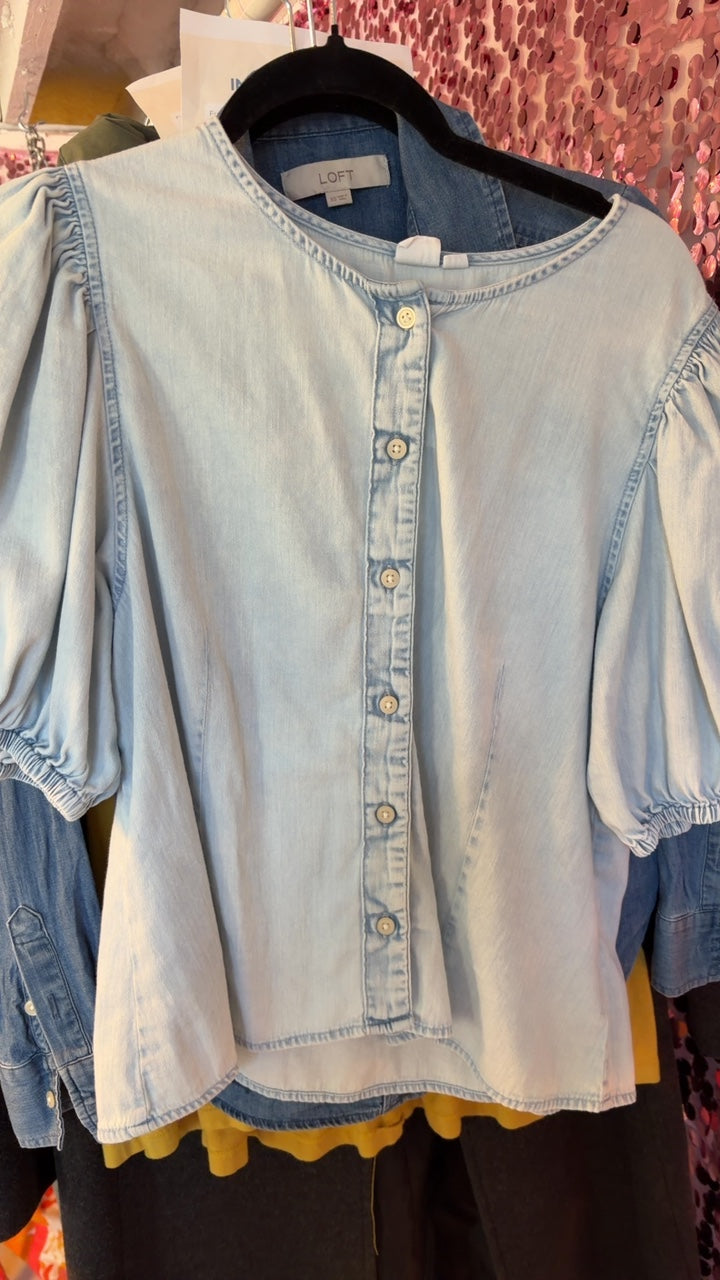 GAP Chambray Puff Shirt / Size: L