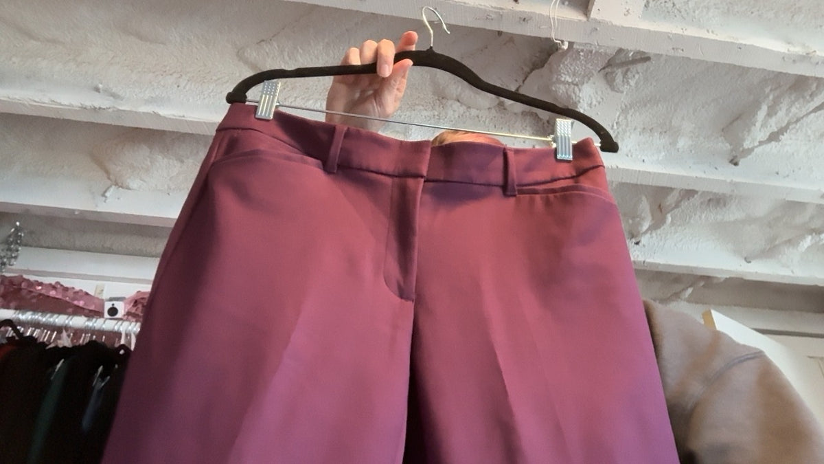 White House Black Market Slim Ankle Pant in Plum / Size: 12P