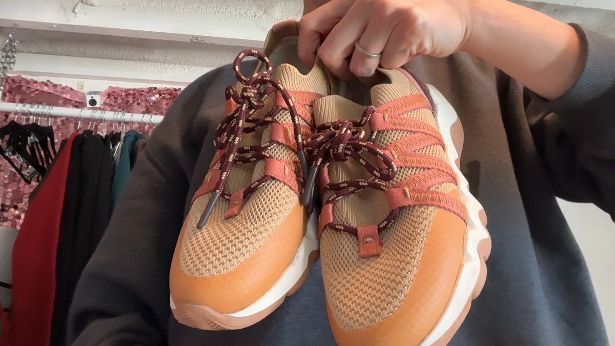Madewell Sneakers / Size: 8