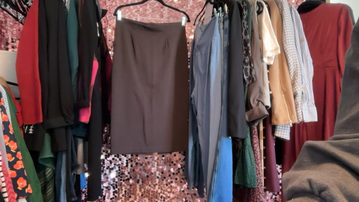 Eileen Fisher Stretch Pencil Skirt in Chocolate / Size:S