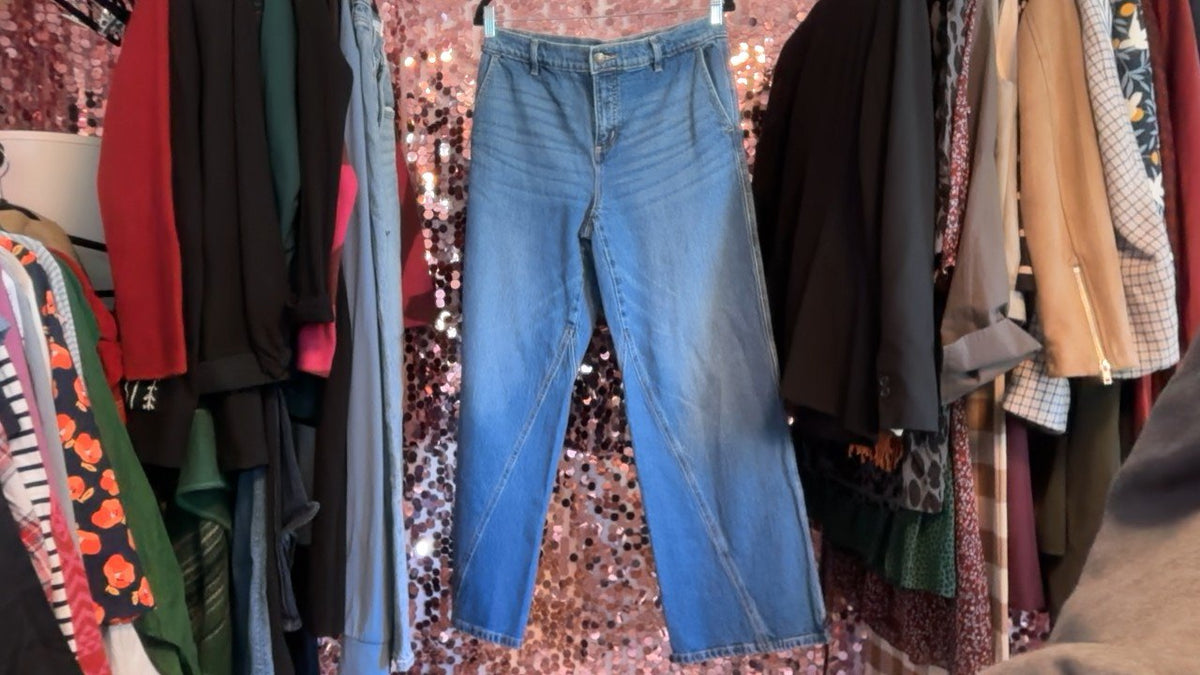LOFT Wide Leg Seamed Jeans / Size: Fits Like M