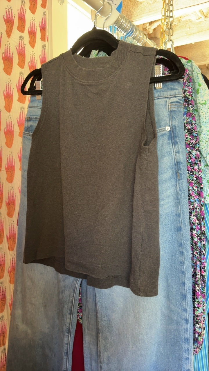 Pact Muscle Tank / Size: S