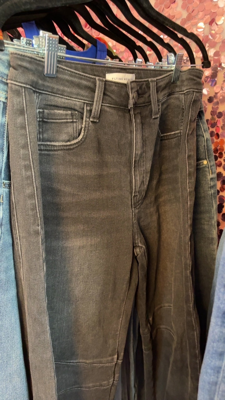 Flying Monkey Jeans / Size: 28