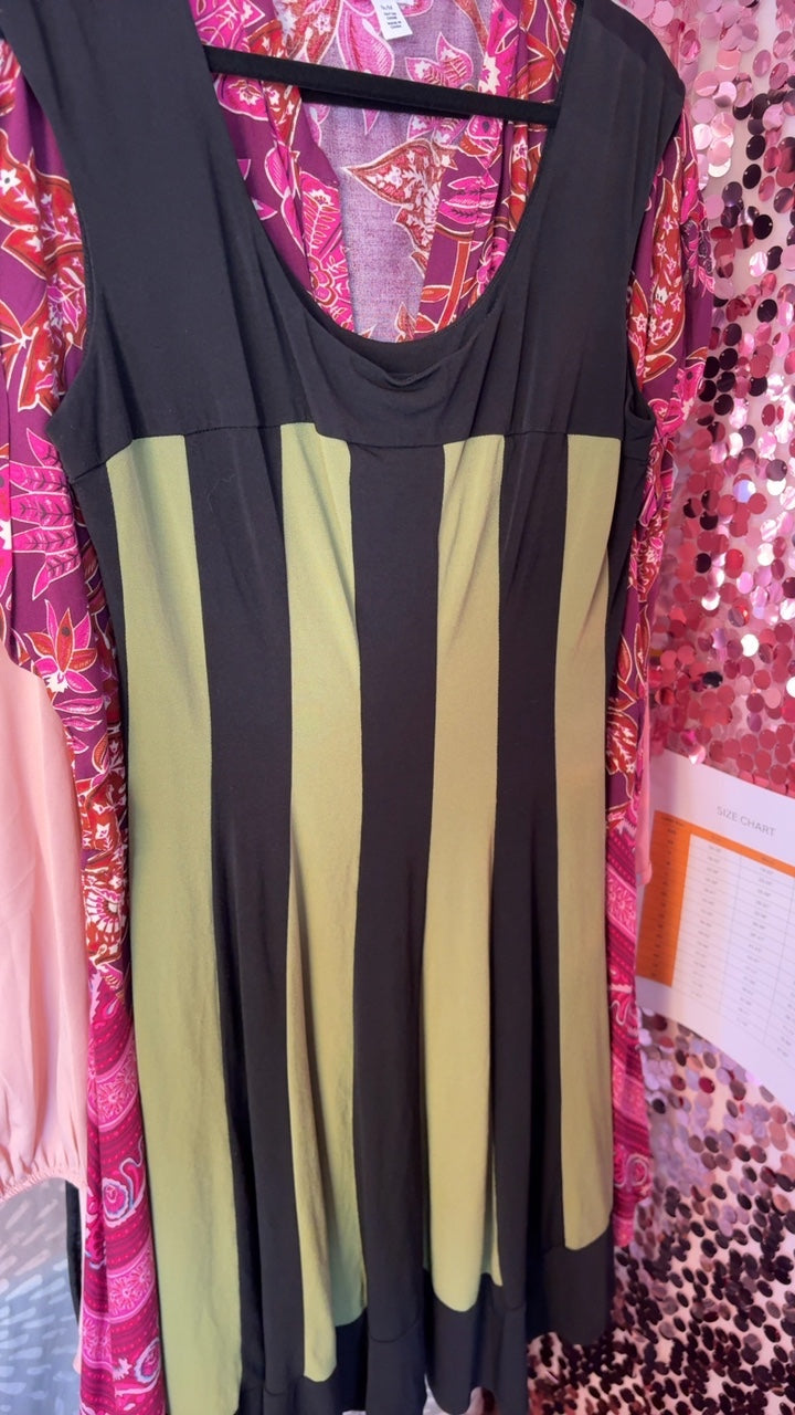 Connected Dress / Size: 16/XL