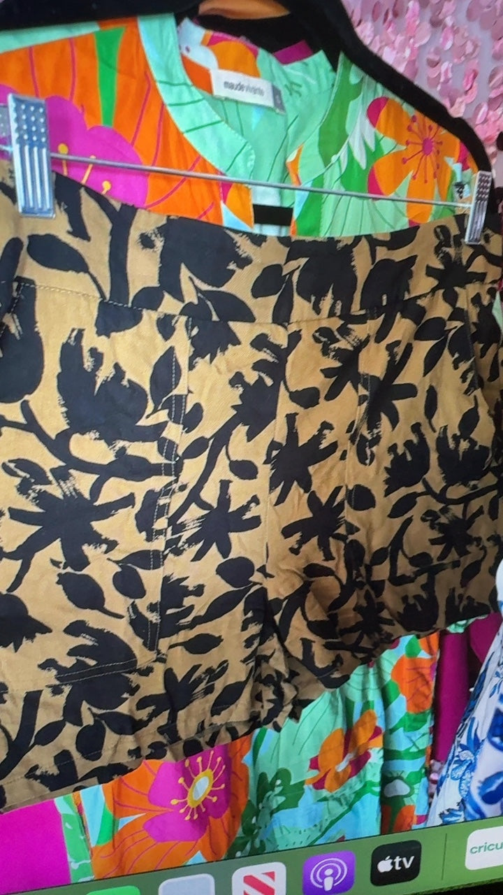 Nine West Shorts / Size: L