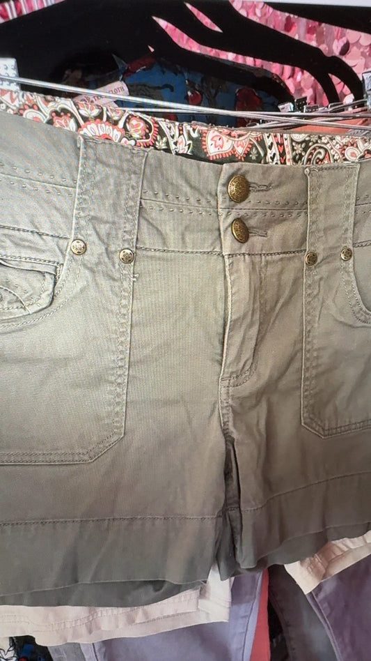 One 5 One Shorts / Size: 6/S