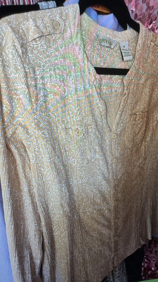 Orvis Button Up Shirt / Size: M