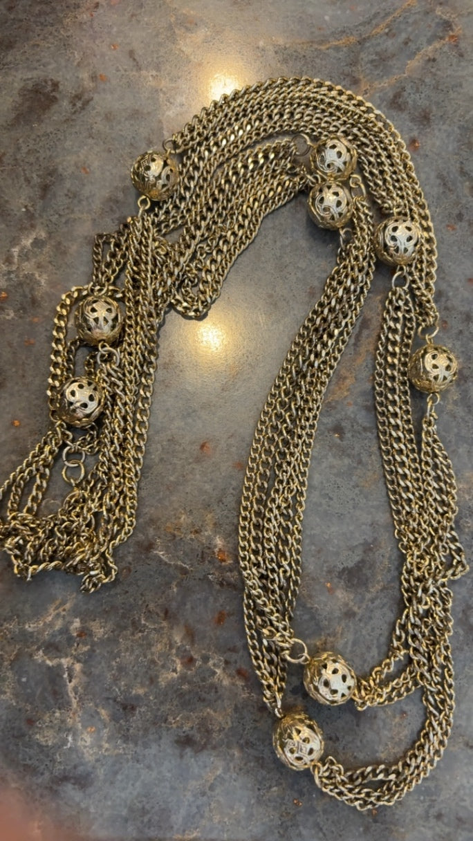 VINTAGE Chain and Ball Necklace
