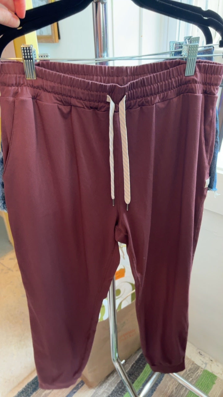 Vuori Pull On Pants / Size: L
