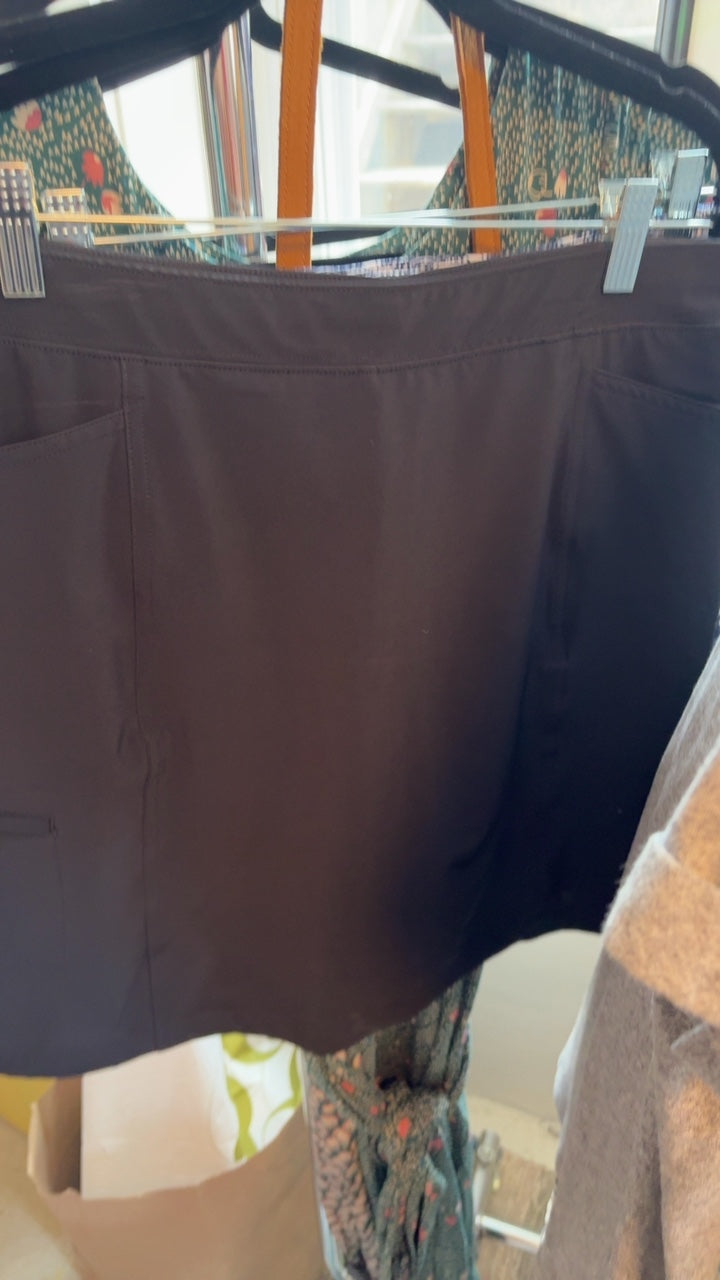 Chicos Active Skirt / Size: 4/S