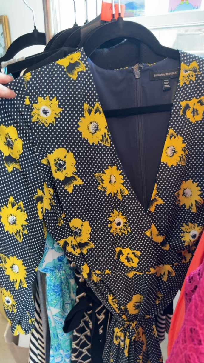 Banana Republic Floral Dress / Size: 10/M
