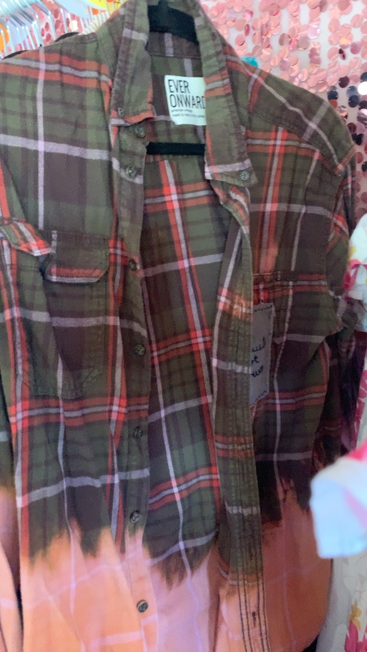 Ever onward Flannel / Size: Fits like M/L