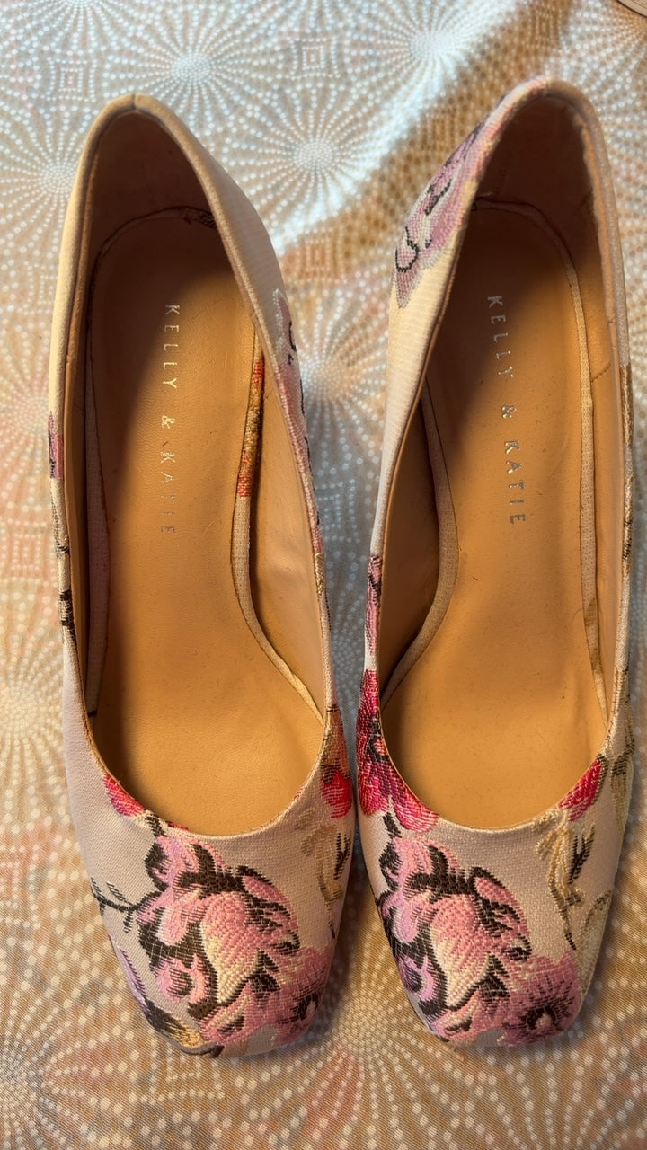 Kelly & Katie Brocade Pumps / Size: 7.5
