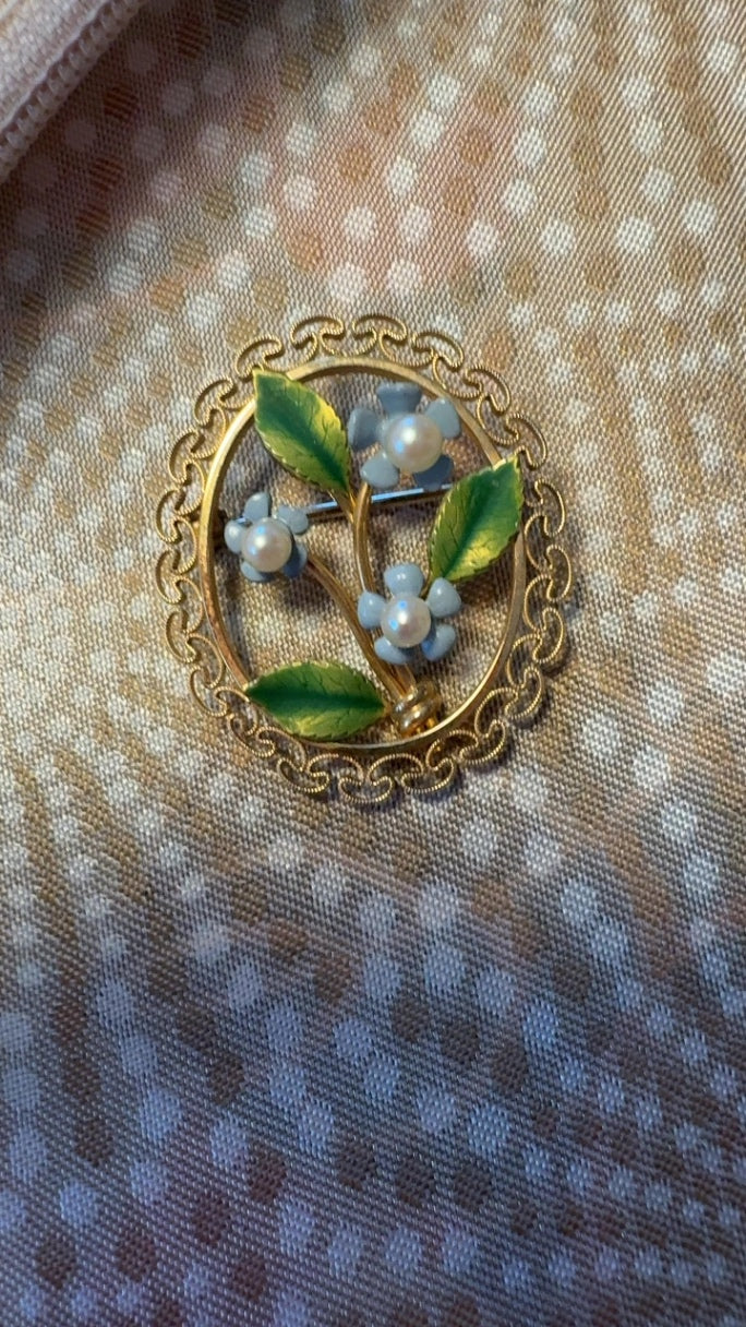 VINTAGE Floral Filigree Brooch