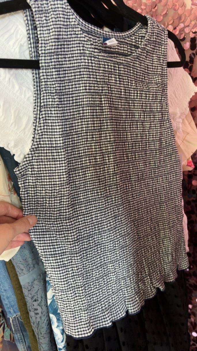 Old Navy Smocked Sleeveless Shirt NWT / Size: S