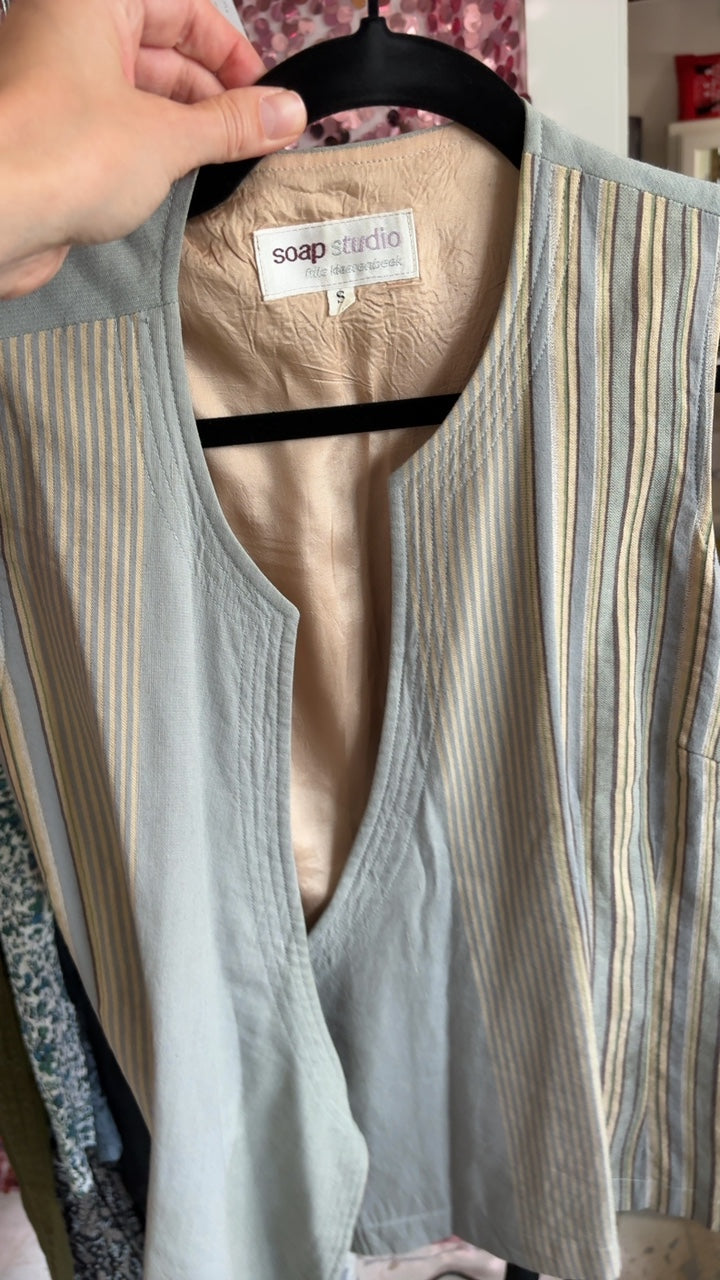 Soap Studio Wrap Sleeveless Shirt / Size: S