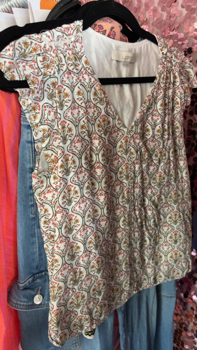 LOFT Cap Sleeve Floral Shirt / Size: S