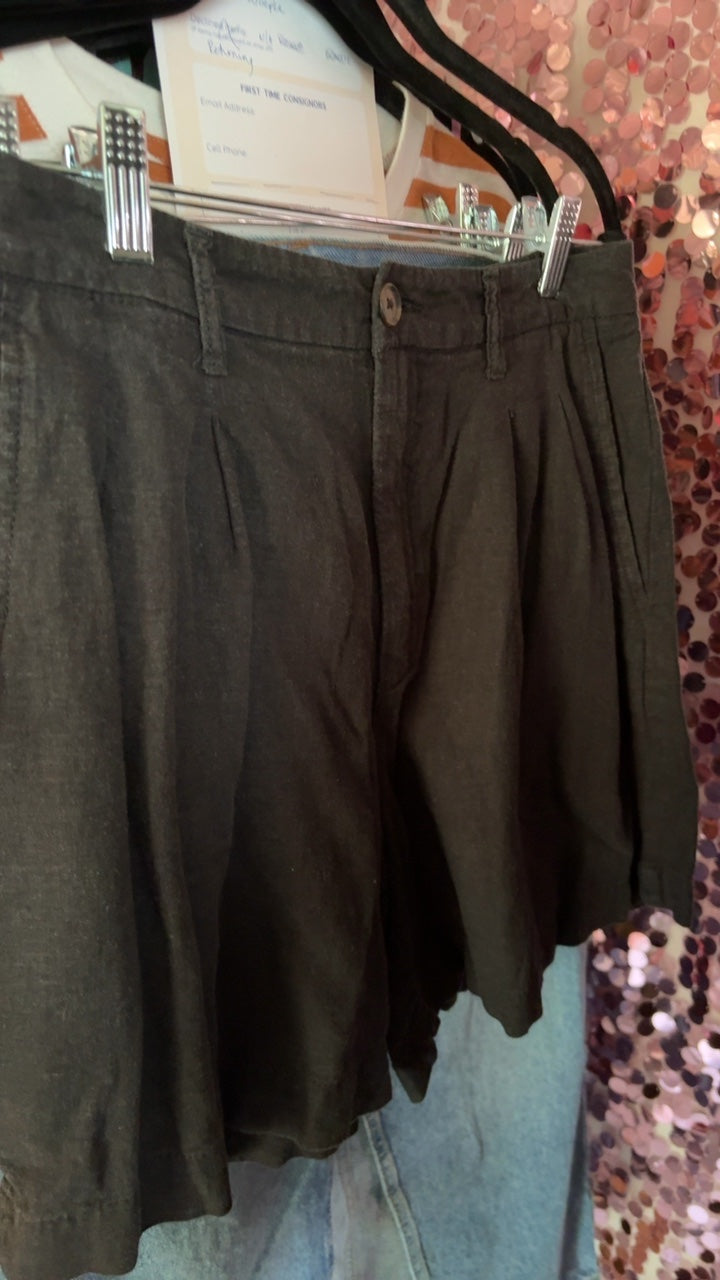 GAP Linen Shorts in Black / Size: 6/S
