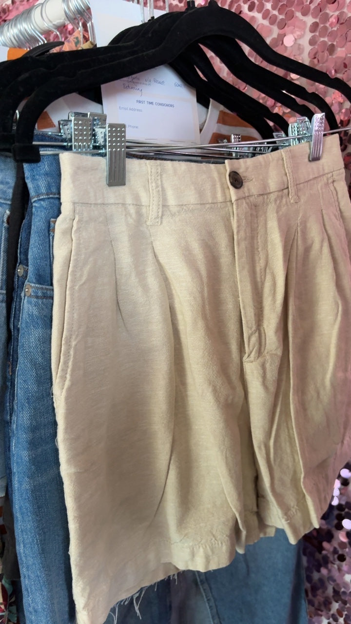 GAP High Rise Linen Shorts / Size: 6/S