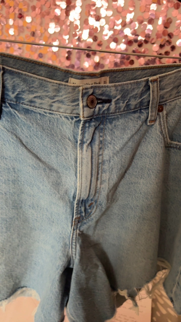 Abercrombie & Fitch Loose Denim Shorts / Size: 33/16/XL