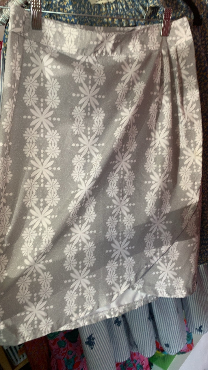 Rip Skirt grey floral Active skirt / Size: XS