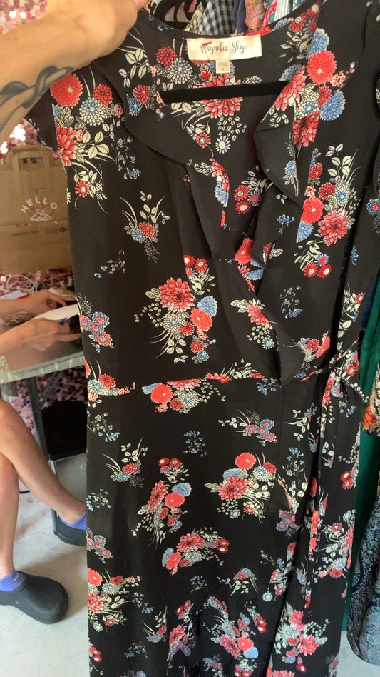 Magnolia Skye wrap Dress / Size: S