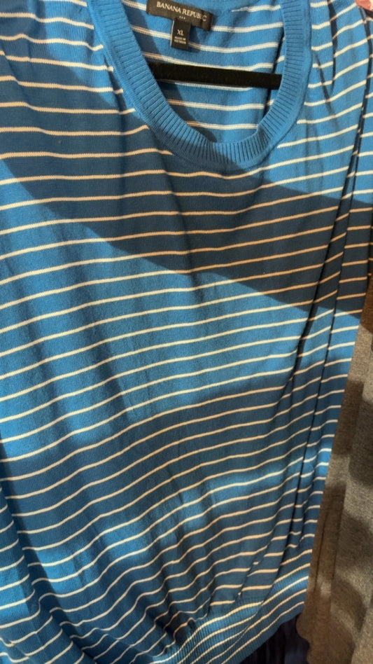 Banana Republic Cap Sleeve Knit Shirt / Size: XL