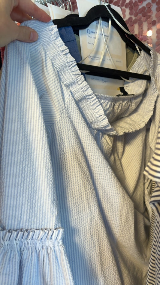 Banana Republic Off Shoulder Shirt / Size: M