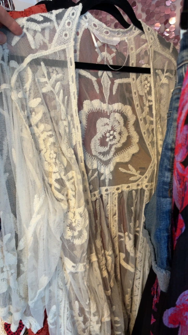 Lauren Conrad Lace Duster / Size: L