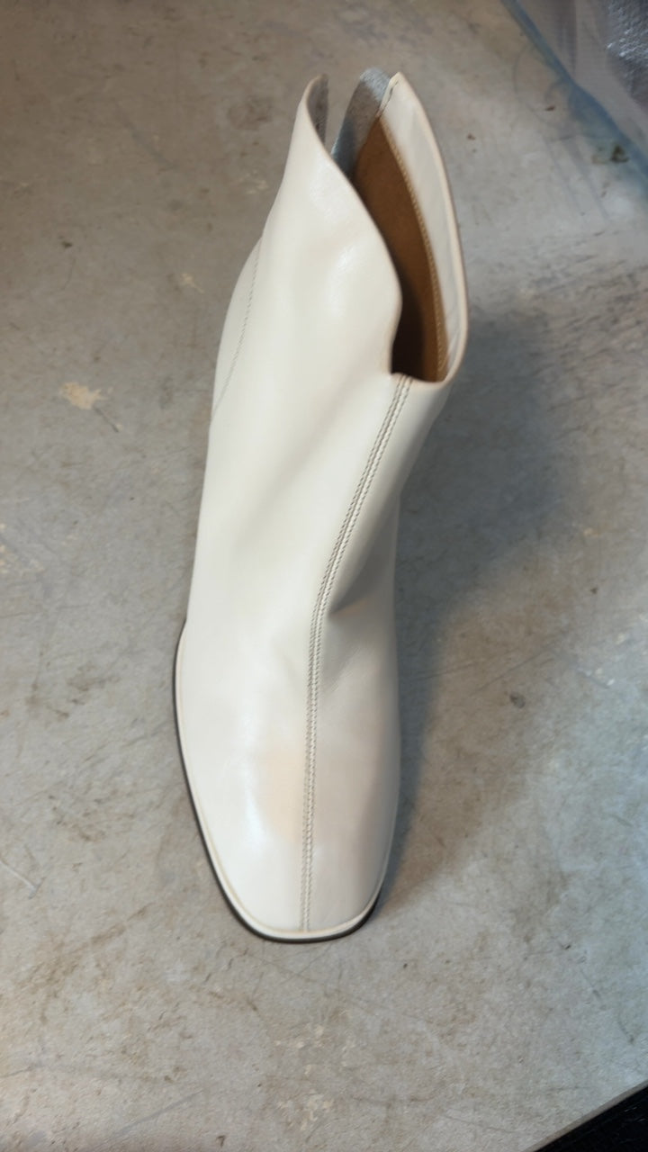 Rag & Co Booties NWOT / Size: 9