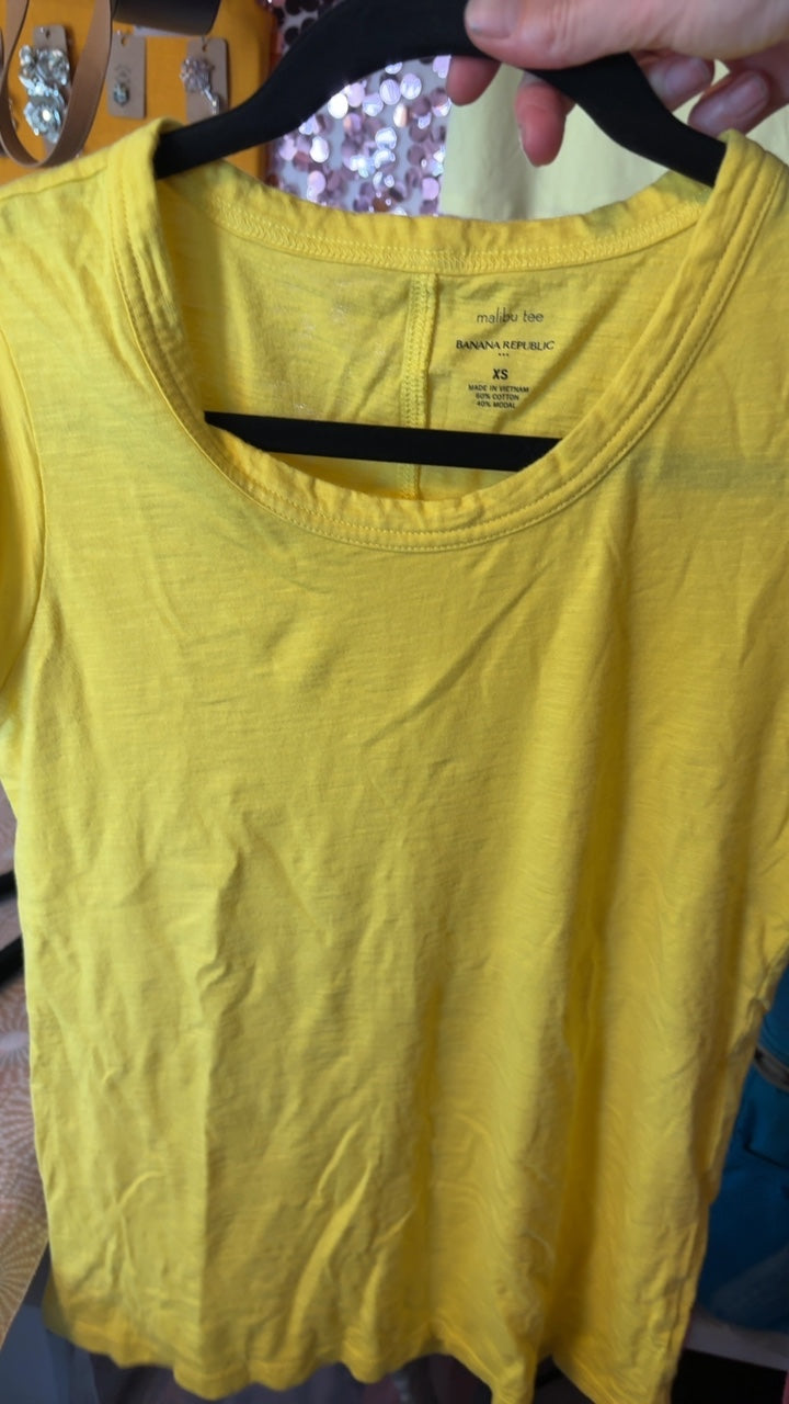 Banana Republic Malibu Tee / Size: XS
