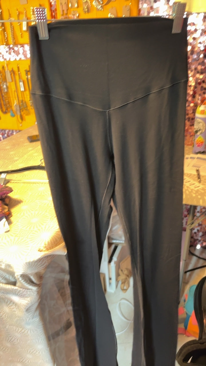 Offline by Aerie Flared Leggings / Size: M