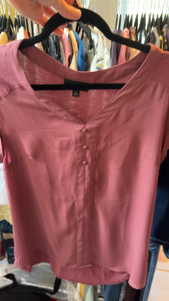 Fortune + Ivy Dual Shirt / Size: S