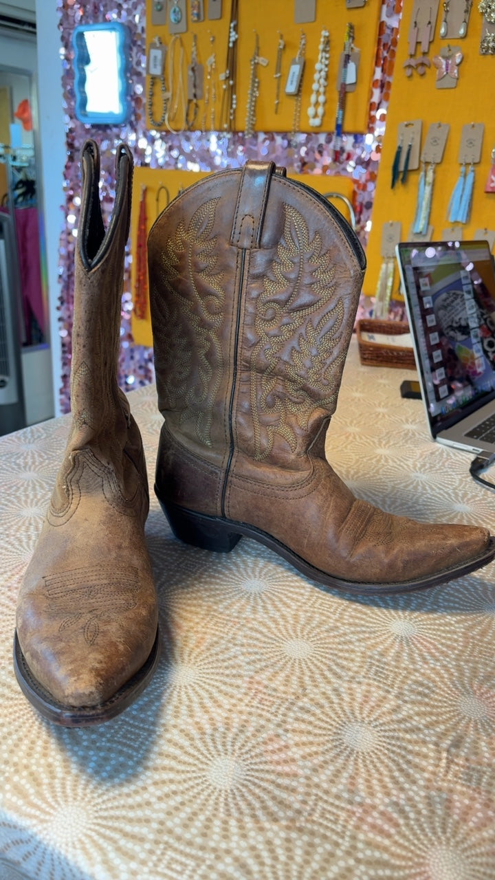 Loredo Short Cowgirl Boots / Size: 7