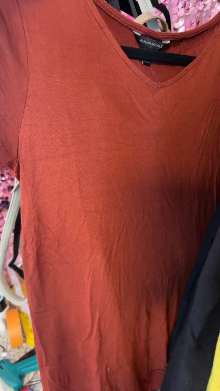 Banana Republic V Neck Shirt / Size: S