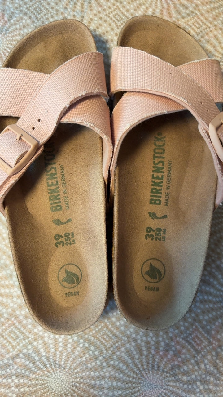 Birkenstock Canvas Sandals / Size: 39/8