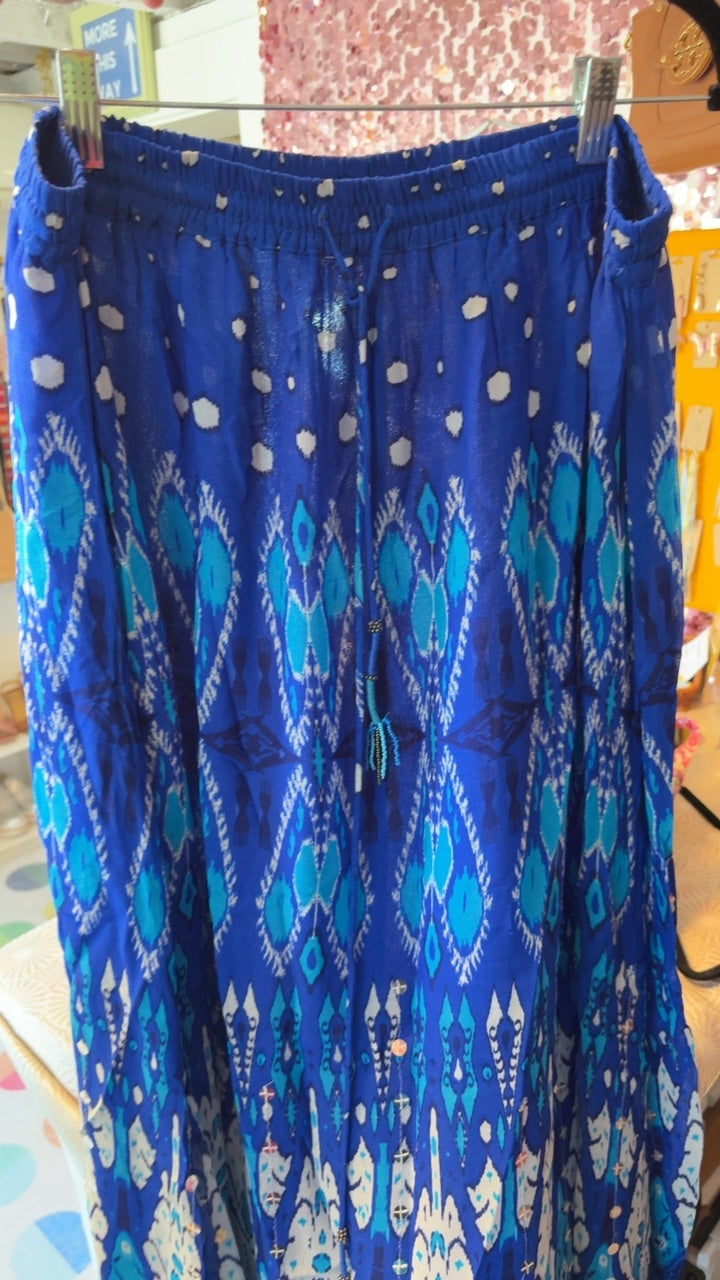 Zara Midi Skirt / Size: XL