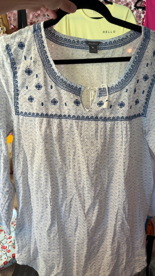 Eddie Bauer Embroidered 3/4 Sleeve Shirt / Size: M