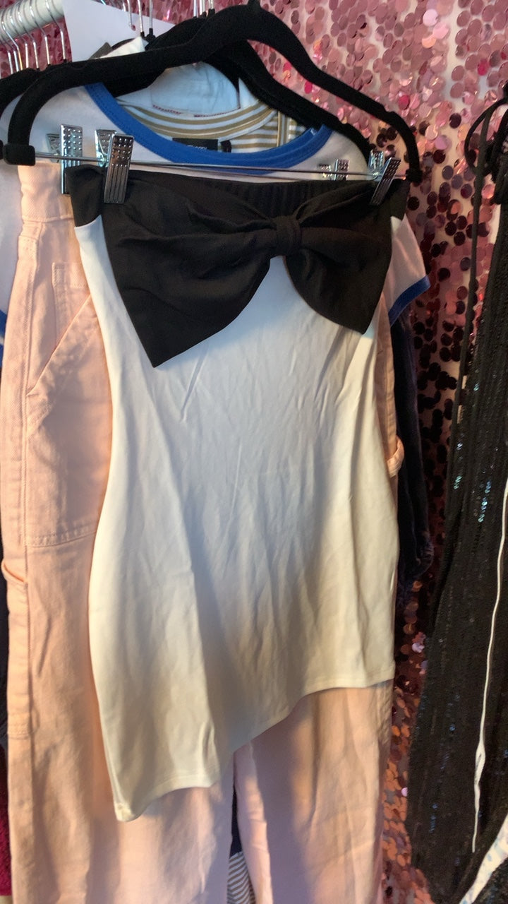 Black Bow White Dress / Size: M