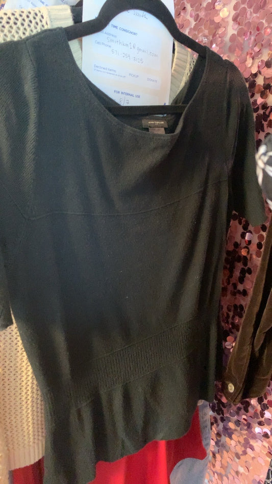 ANN TAYLOR Black Shirt / Size: M