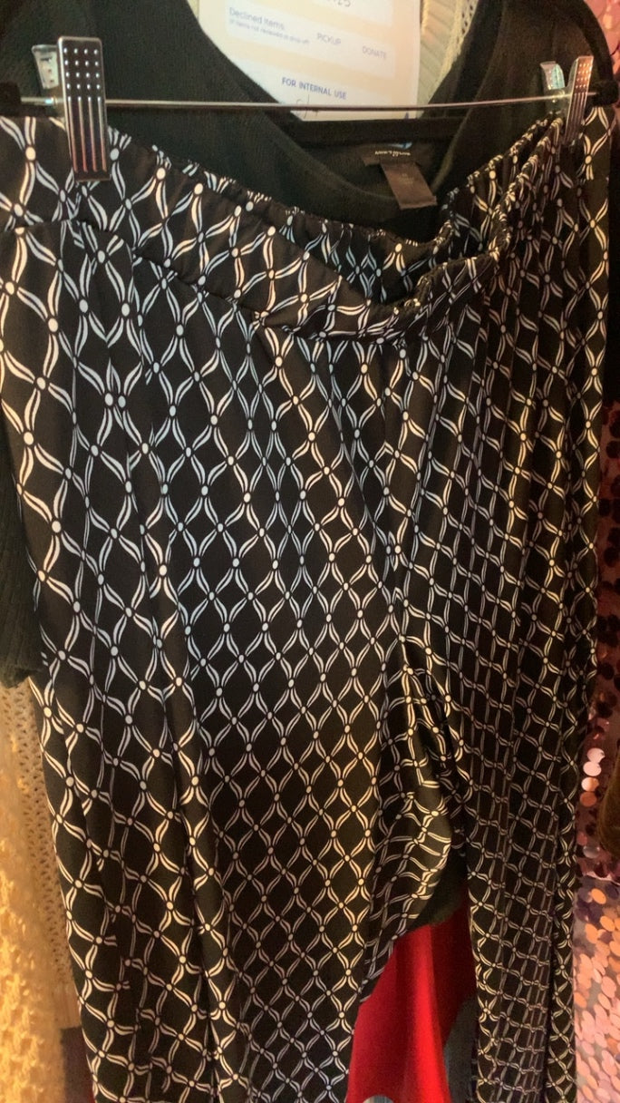 New Directions Black & White Pants / Size: XXL