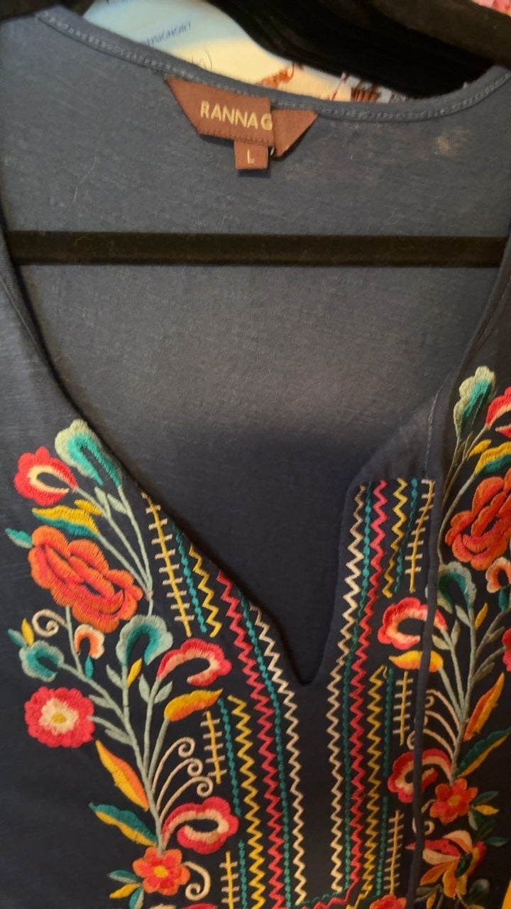 Ranna Gill Embroidered Shirt / Size: L
