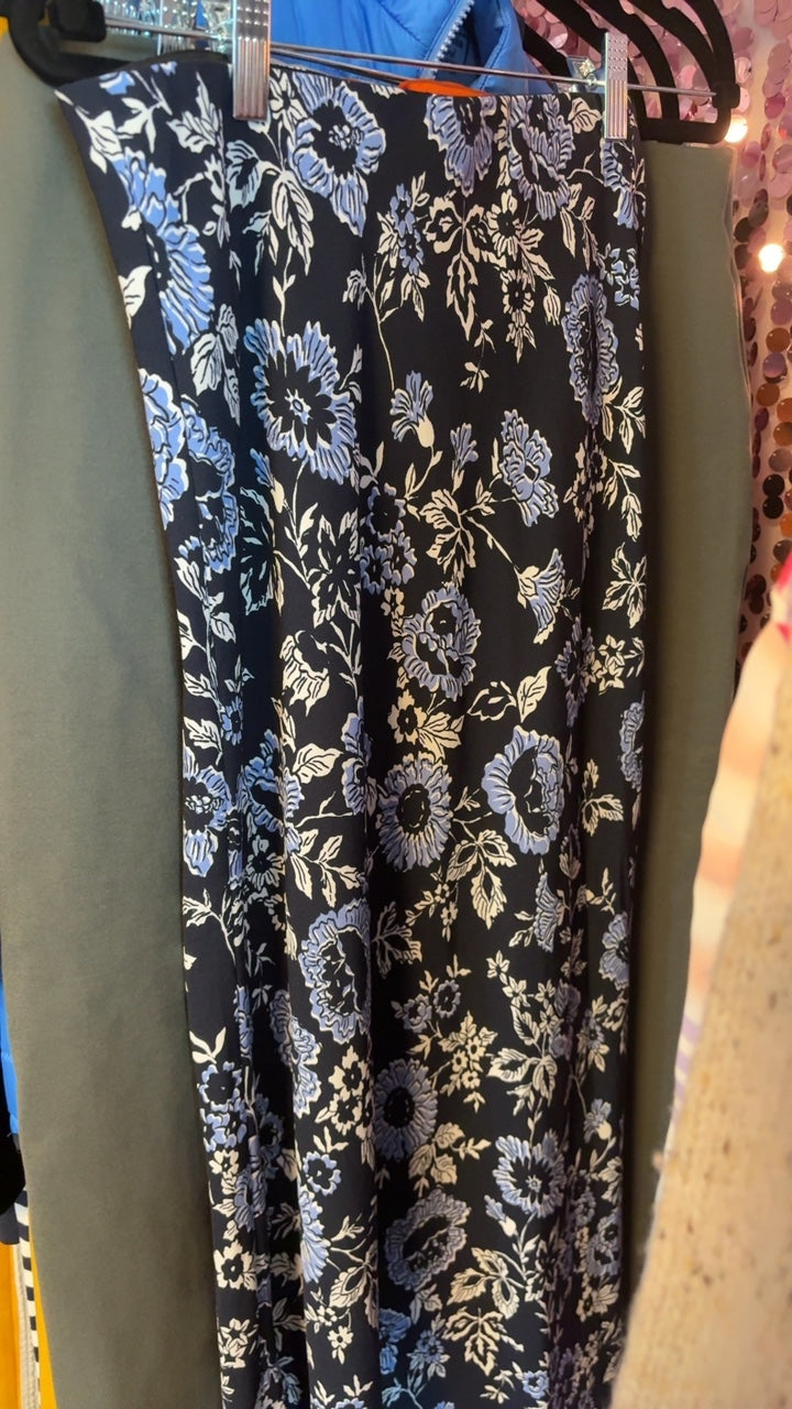 LOFT Maxi Skirt / Size: XS