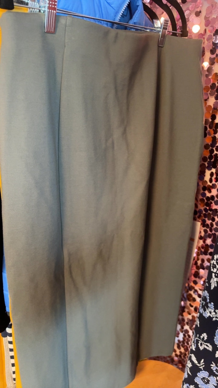 LOFT Versa Pencil Skirt / Size: 14/L