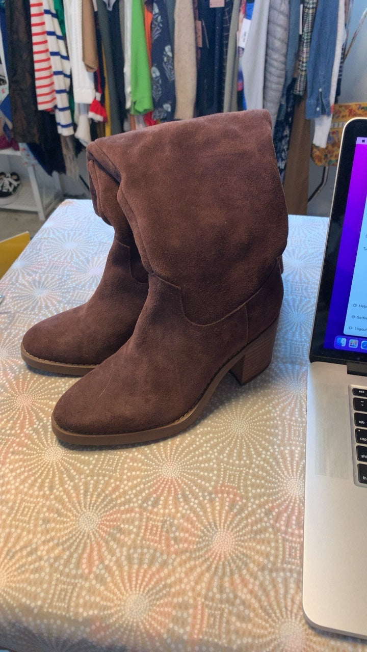 Crown Vintage Brown Boots / Size: 6.5