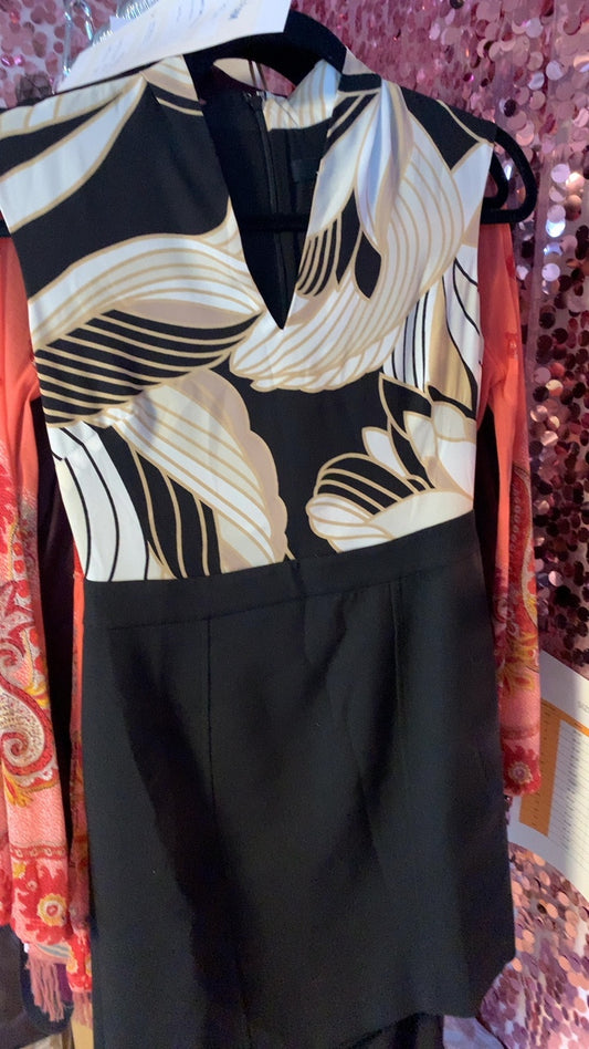 White House Black Market Tan & Black Dress / Size: 2/XS