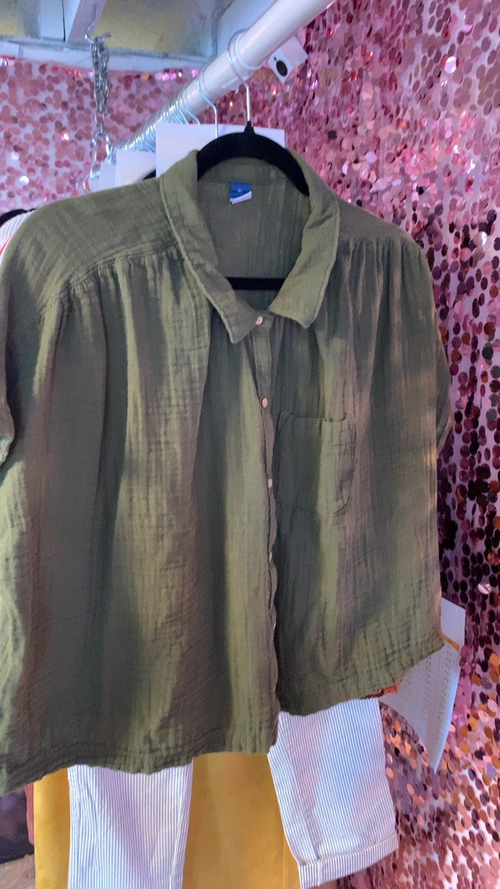 Old Navy Olive Cropped Shirt / Size: XL
